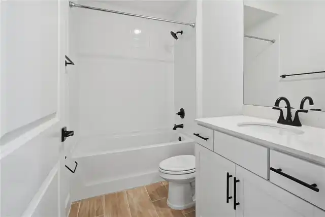 Listing Photo 8