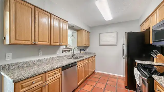 Listing Photo 7