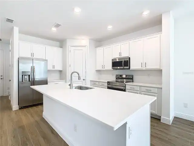 Listing Photo 16