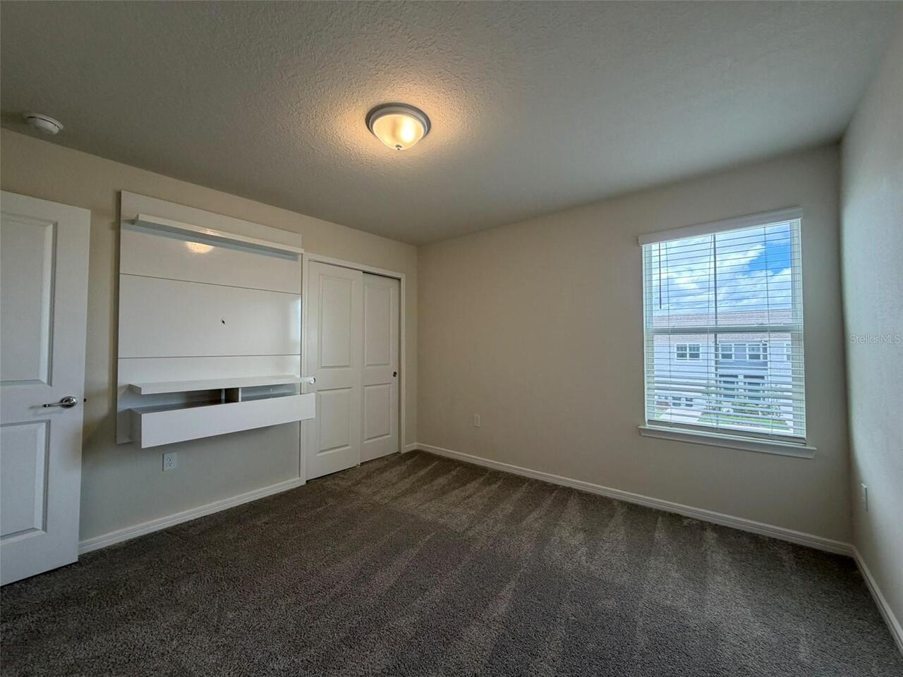 Listing Photo 12