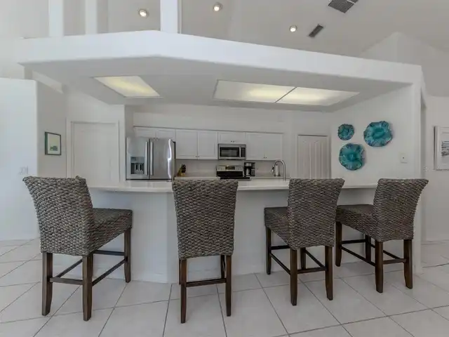 Listing Photo 12