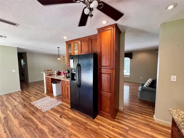 Listing Photo 10