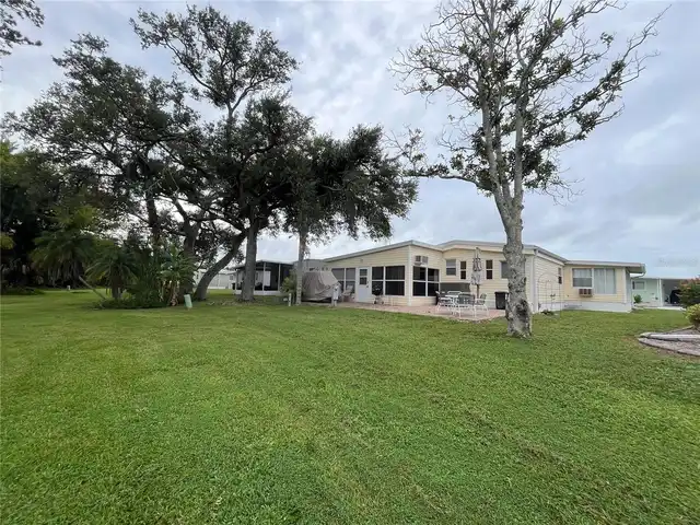 Listing Photo 10