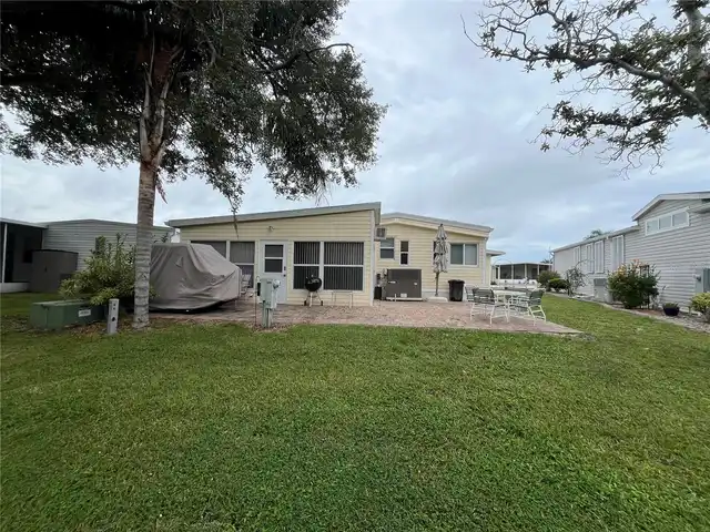 Listing Photo 11
