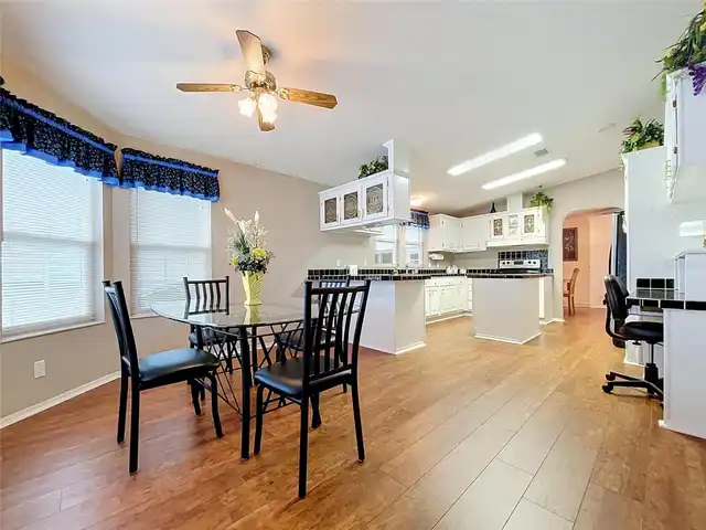 Listing Photo 8