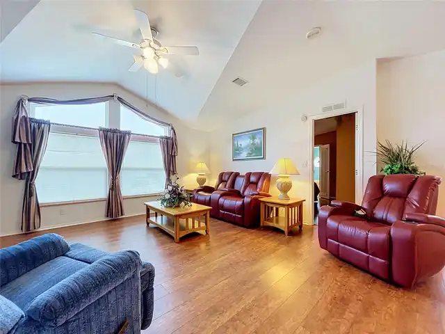 Listing Photo 20