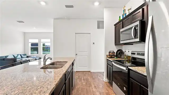 Listing Photo 15
