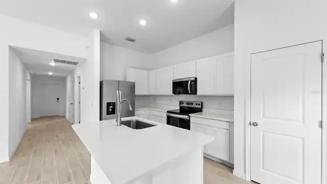 Listing Photo 9