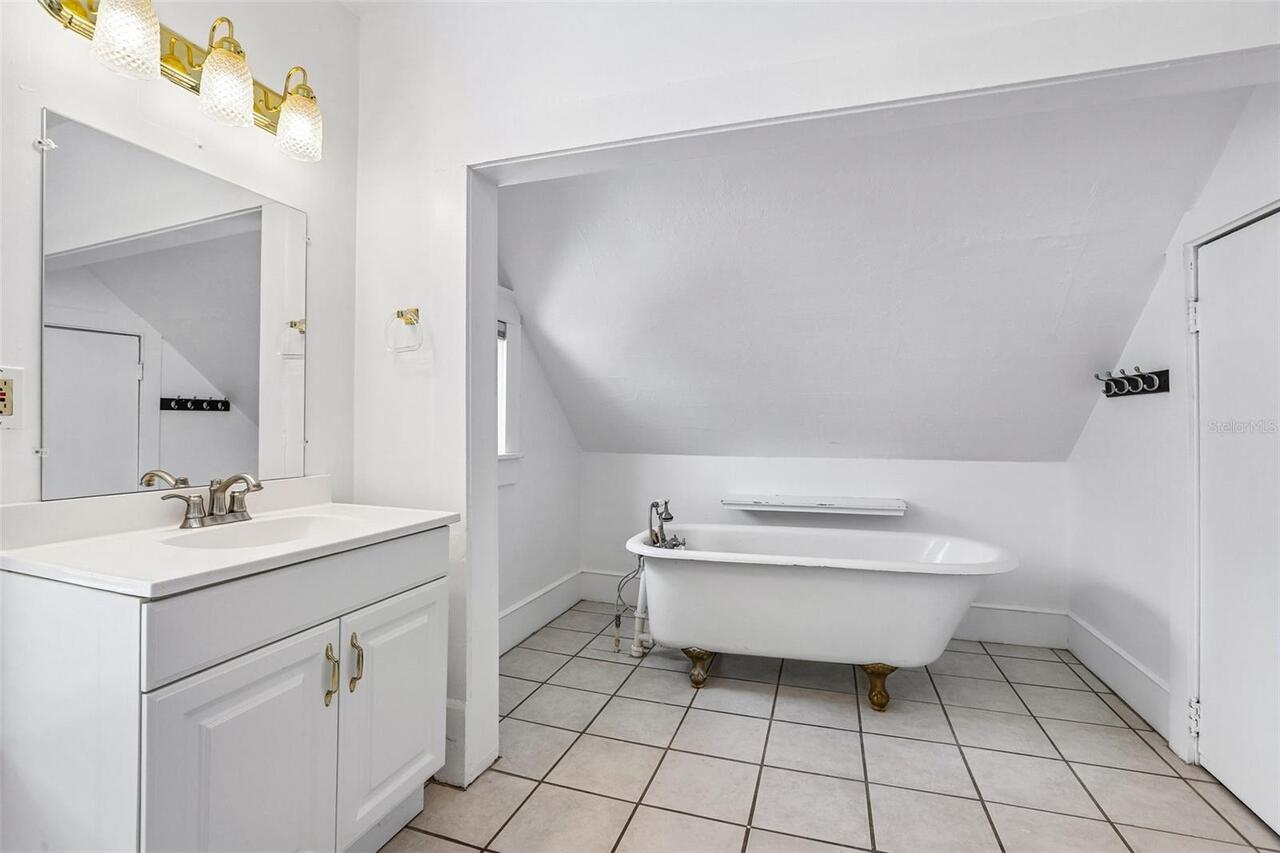 Listing Photo 25