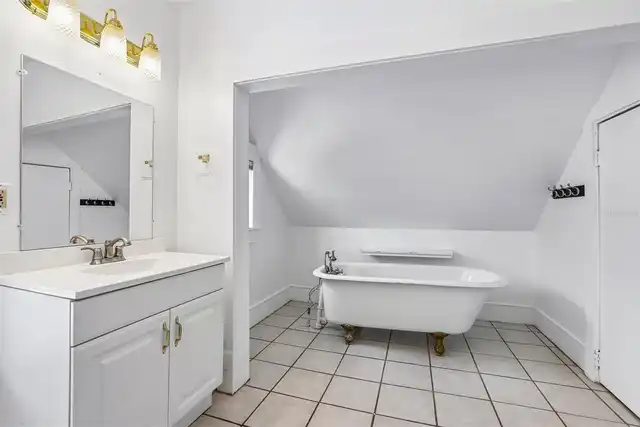 Listing Photo 25