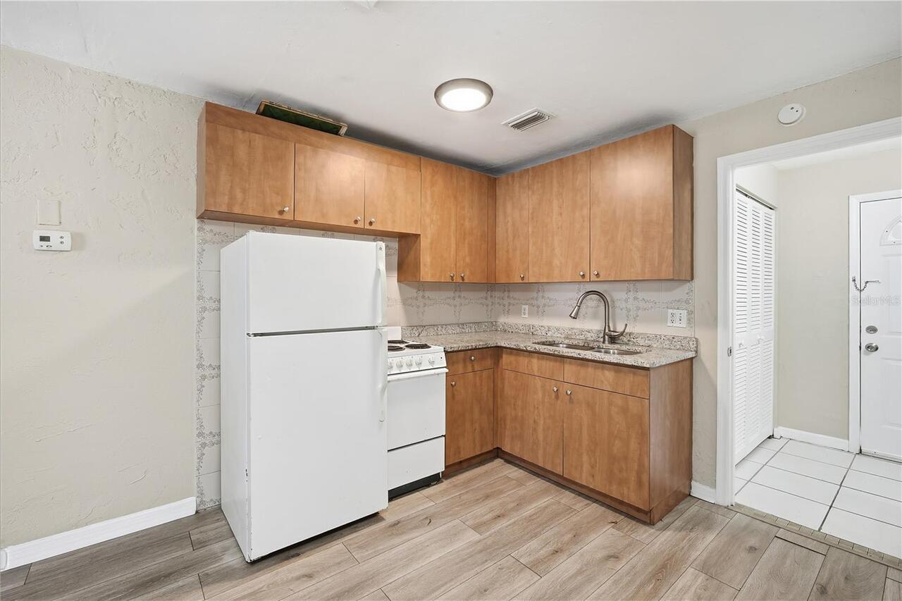Listing Photo 8