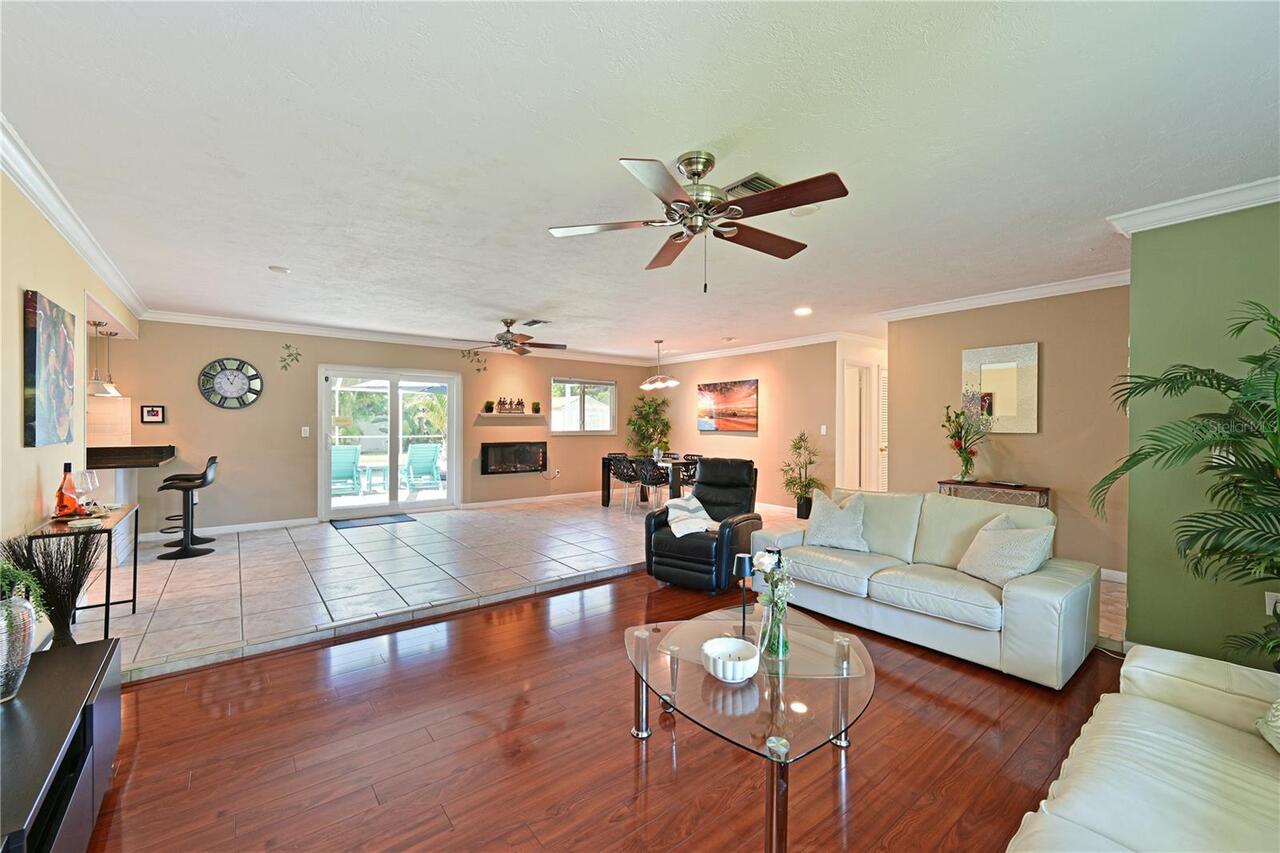 Listing Photo 12