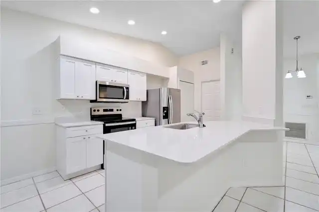 Listing Photo 12