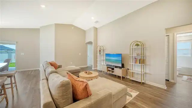 Listing Photo 14