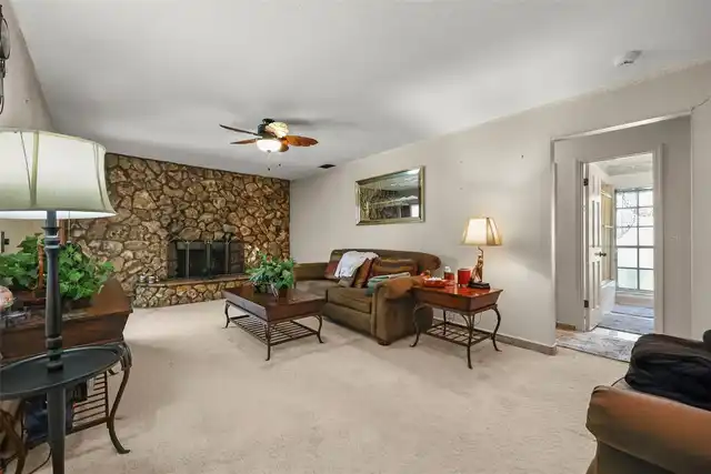 Listing Photo 12
