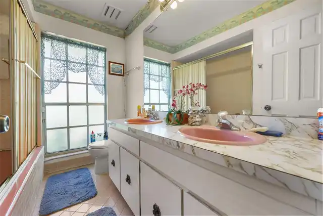 Listing Photo 18