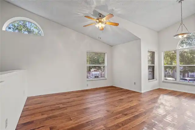 Listing Photo 7