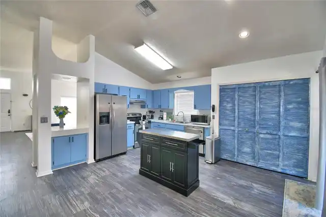 Listing Photo 17