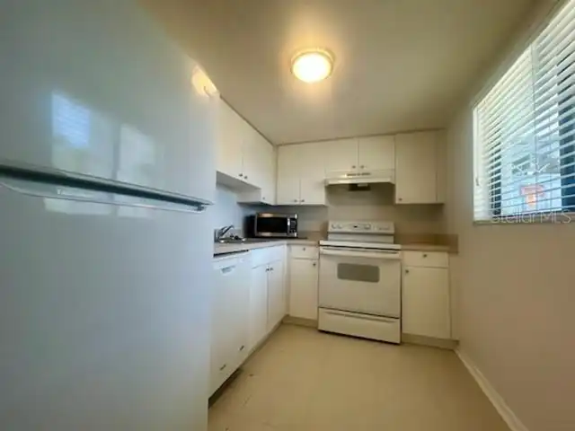 Listing Photo 8
