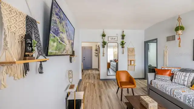 Listing Photo 8