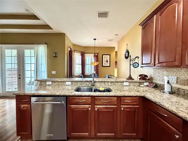 Listing Photo 9