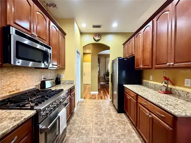 Listing Photo 10