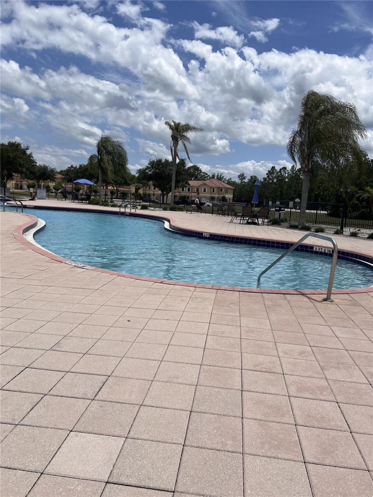 Listing Photo 11