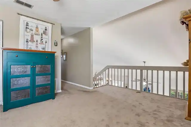 Listing Photo 12