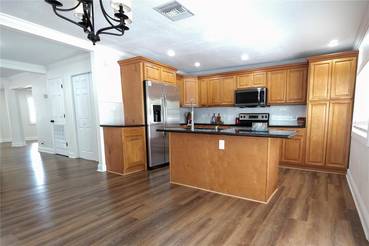 Listing Photo 10