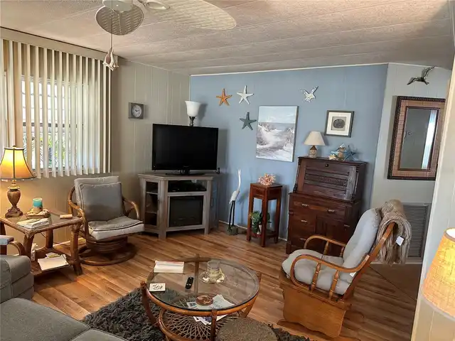 Listing Photo 7
