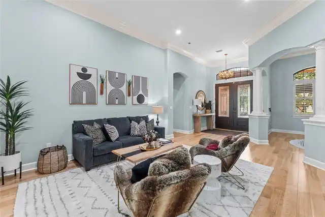 Listing Photo 8