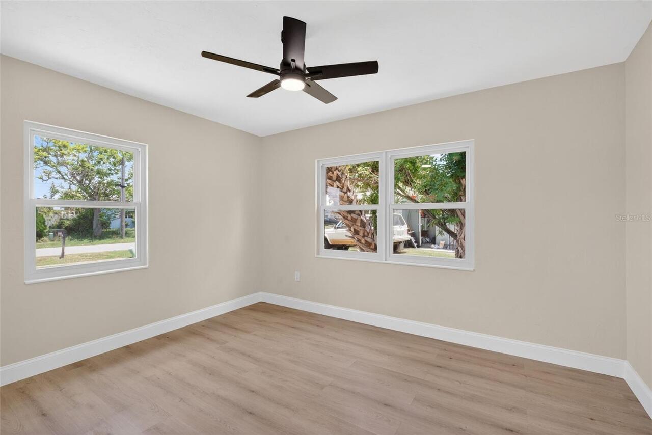 Listing Photo 9