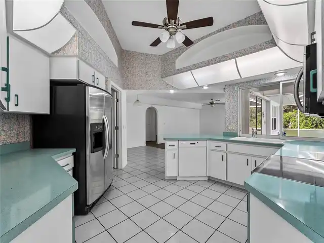 Listing Photo 16