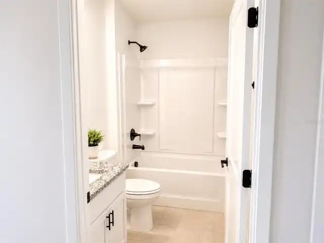 Listing Photo 10
