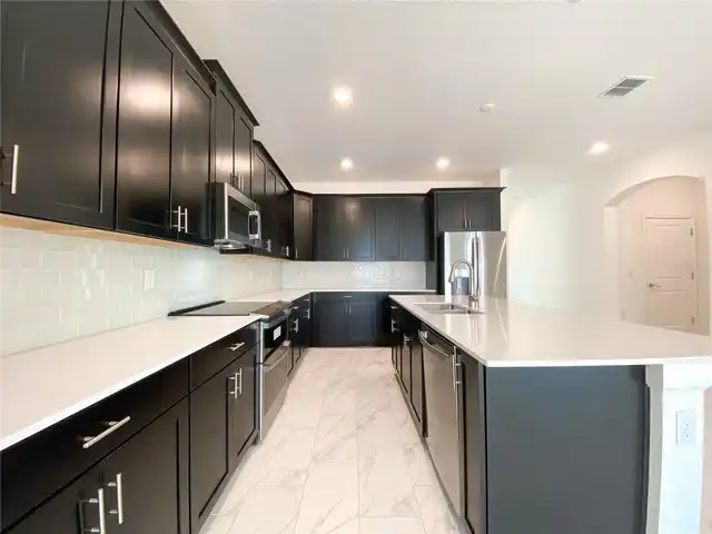 Listing Photo 8