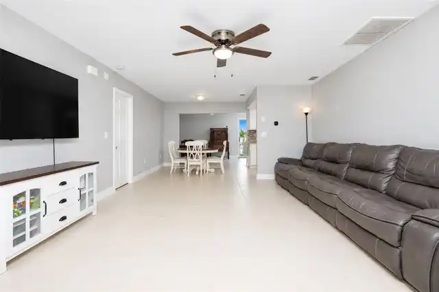 Listing Photo 6