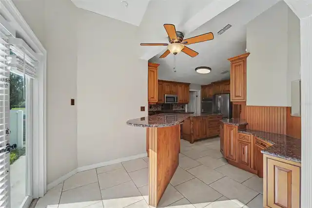 Listing Photo 14