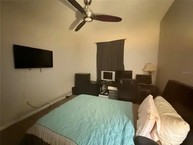 Listing Photo 10