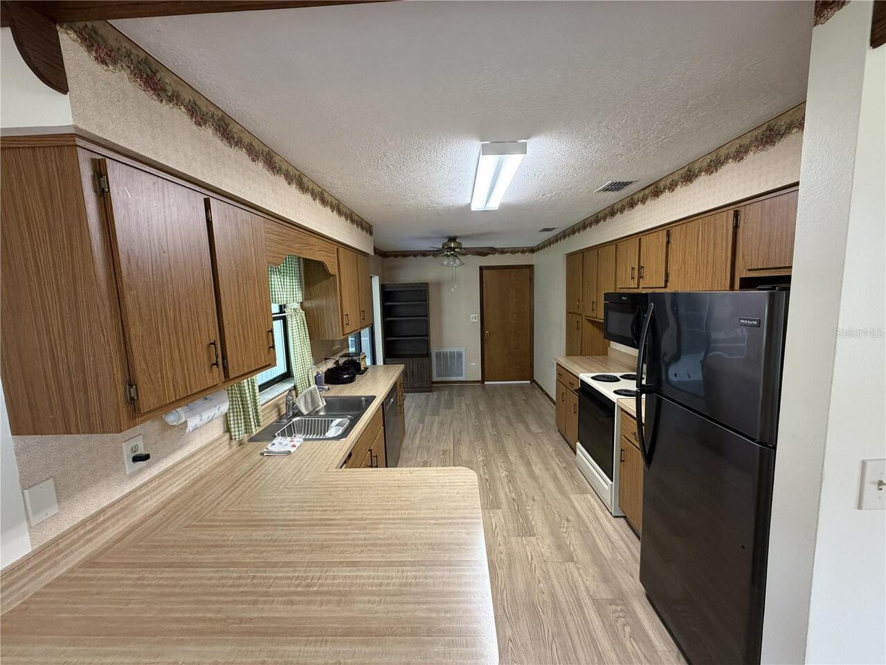 Listing Photo 7