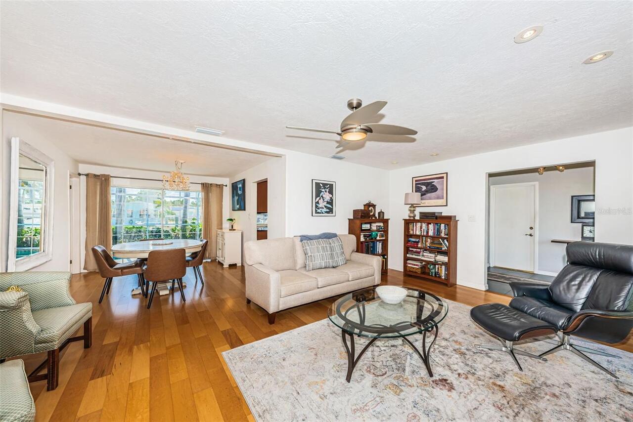 Listing Photo 11
