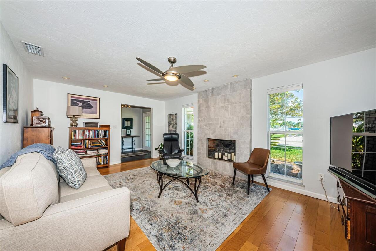 Listing Photo 12