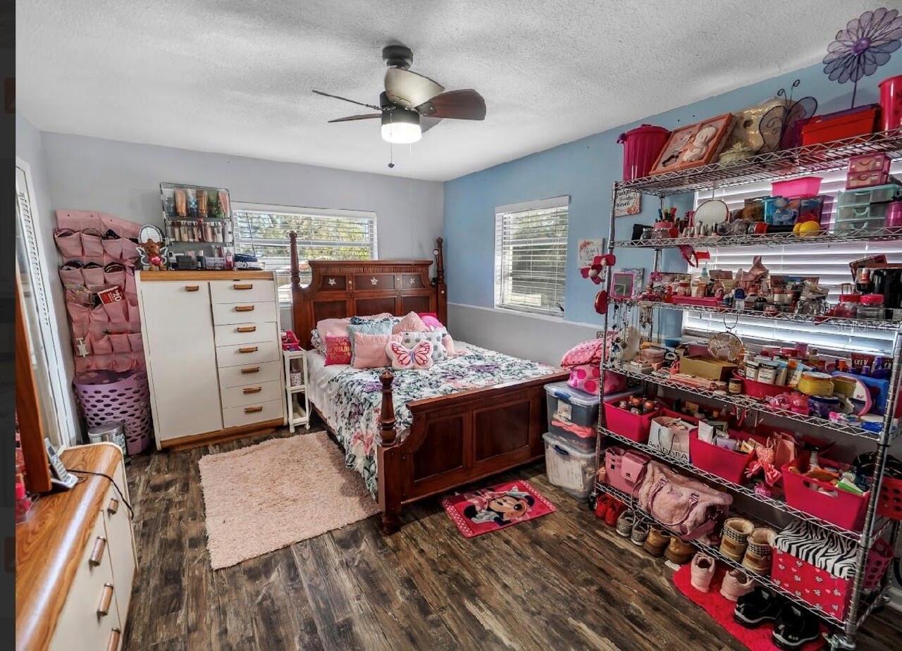 Listing Photo 11