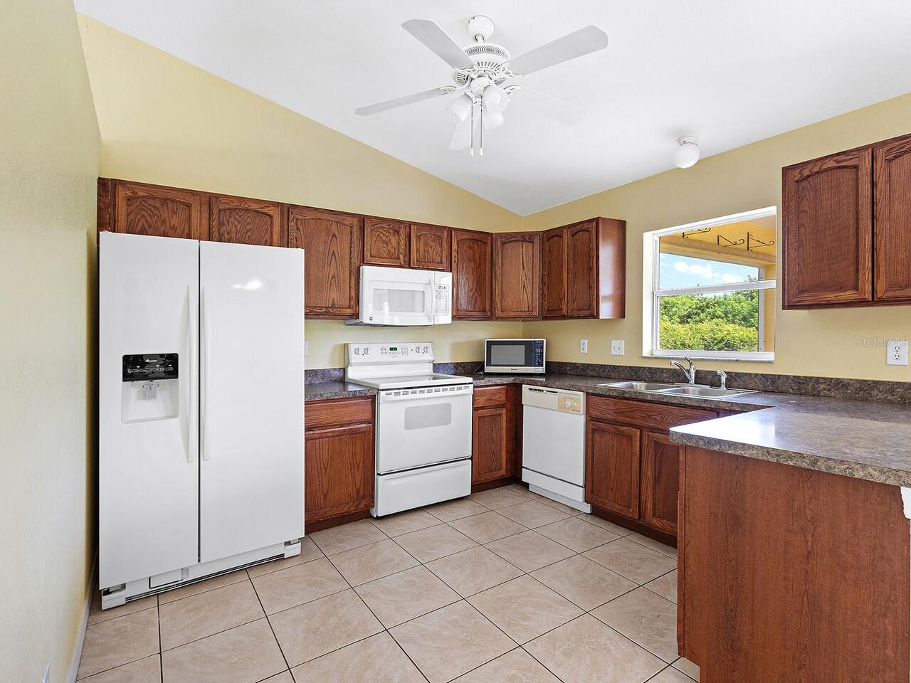 Listing Photo 8