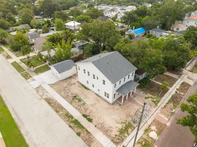 Listing Photo 11