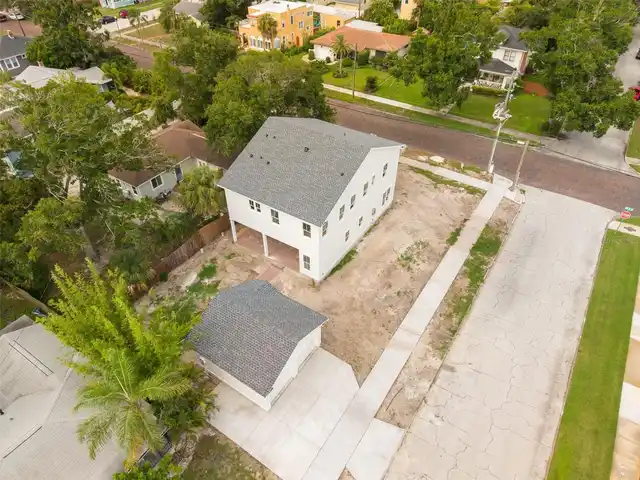 Listing Photo 12