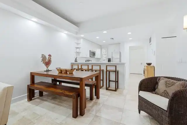 Listing Photo 12