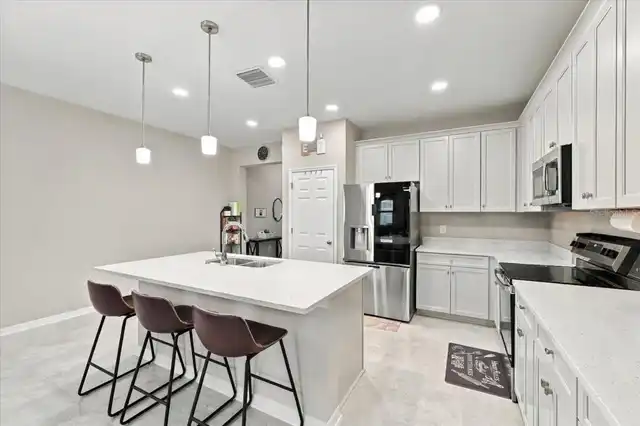 Listing Photo 9