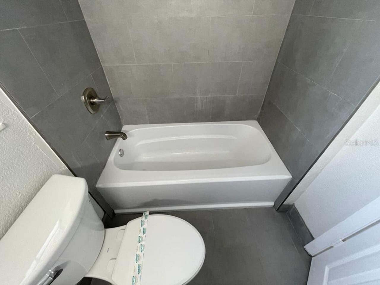 Listing Photo 12