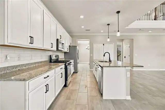 Listing Photo 14