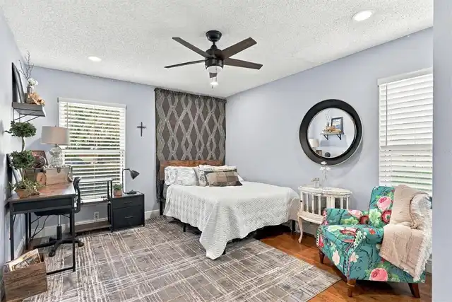 Listing Photo 18
